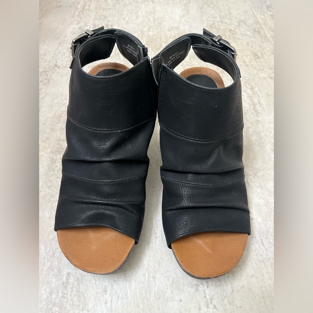Hocus Pocus Wedge Like Heel - Size 6
